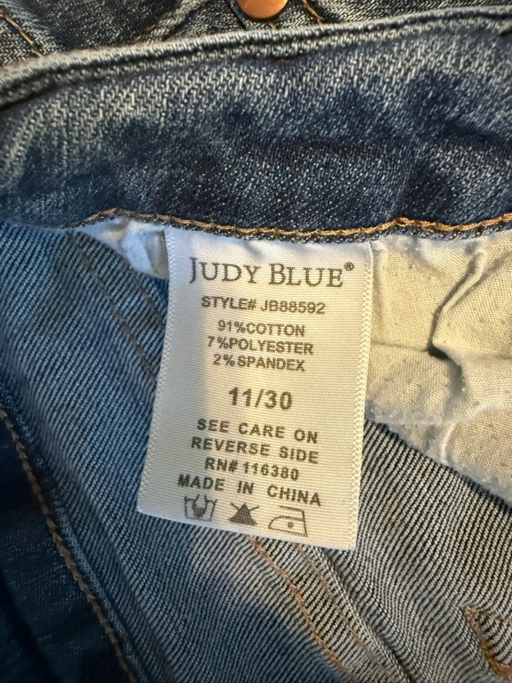 Judy Blue Medium Wash Denim Jeans - Picture 3 of 6